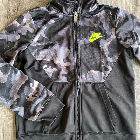 Nike Sportswear Kids Zipper Jacket Sweater Size 7 - Picture 3 of 9